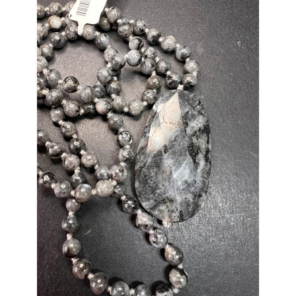 NEW Larvakite 30 inch necklace with pendant - Picture 9 of 10